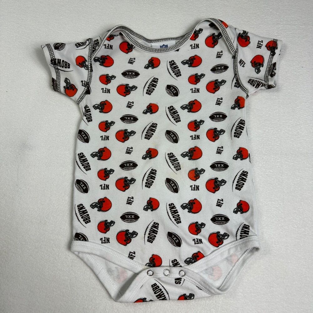 NFL Team Apparel Cleveland Browns Baby Infant Bodysuit Romper White Size 18 M